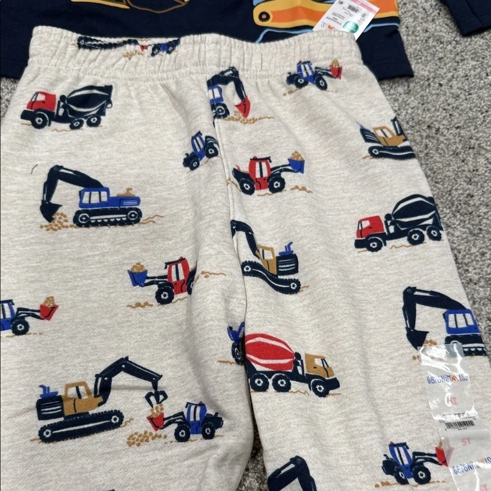 2 Set of pants and shorts
